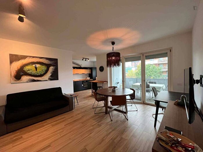 Appartamento trilocale in affitto in Via Diego Guicciardi, Dergano, Milano