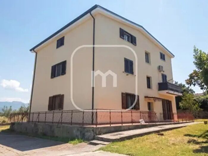 Appartamento con 6 locali in vendita in Via Colle Farina, Zagarolo
