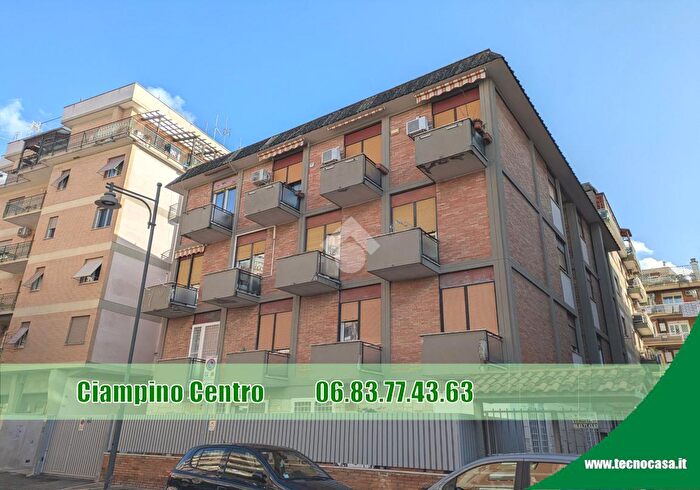 Appartamento trilocale in vendita in Via San Francesco dAssisi, Ciampino