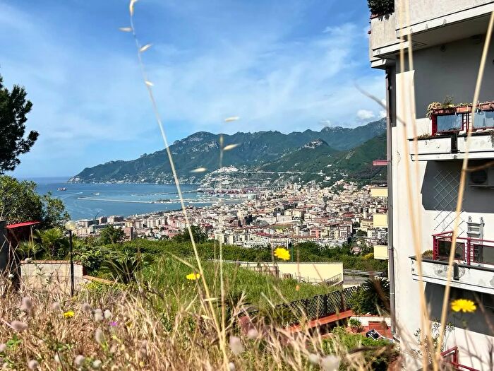 Appartamento con 5 locali in vendita in Salerno, Salerno