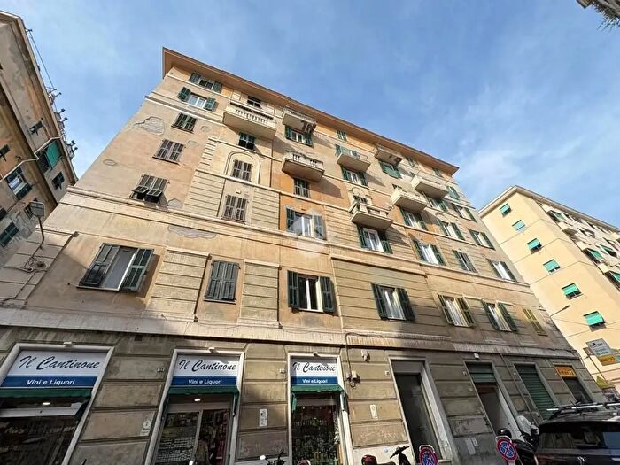 Appartamento con 6 locali in vendita in Via Imperiale, Genova