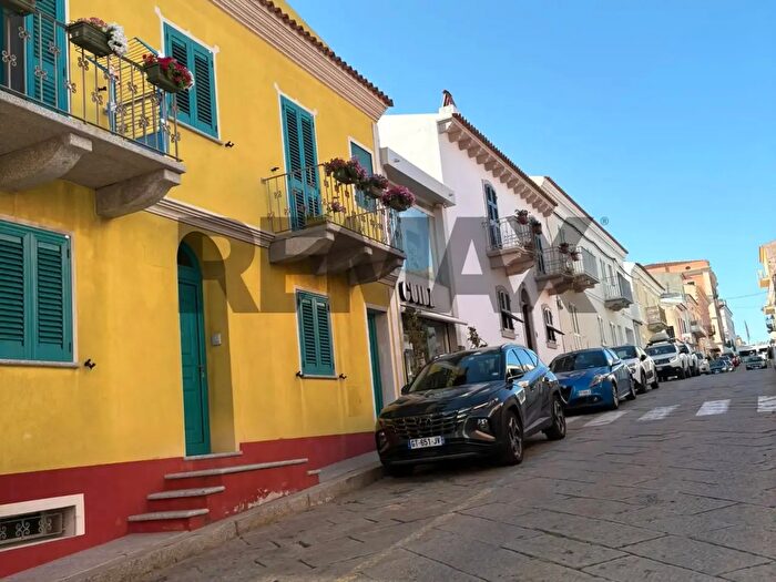 Appartamento quadrilocale in vendita in Santa Teresa Gallura