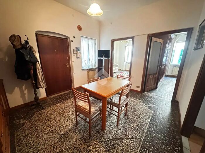 Appartamento con 5 locali in vendita in Via Santo Bertelli, Genova