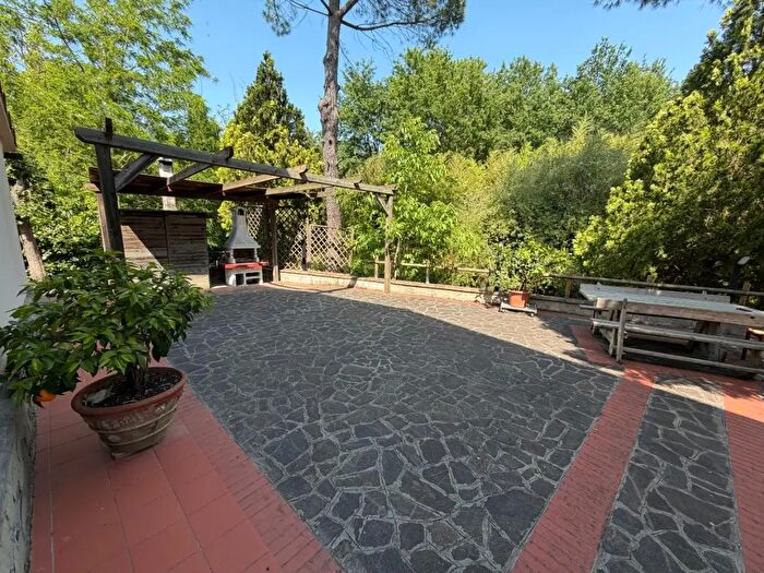 Casa con 7 locali in vendita in Pozzale, Empoli