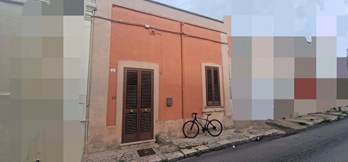 Casa bilocale in vendita in Via Regina Elena, San Donaci