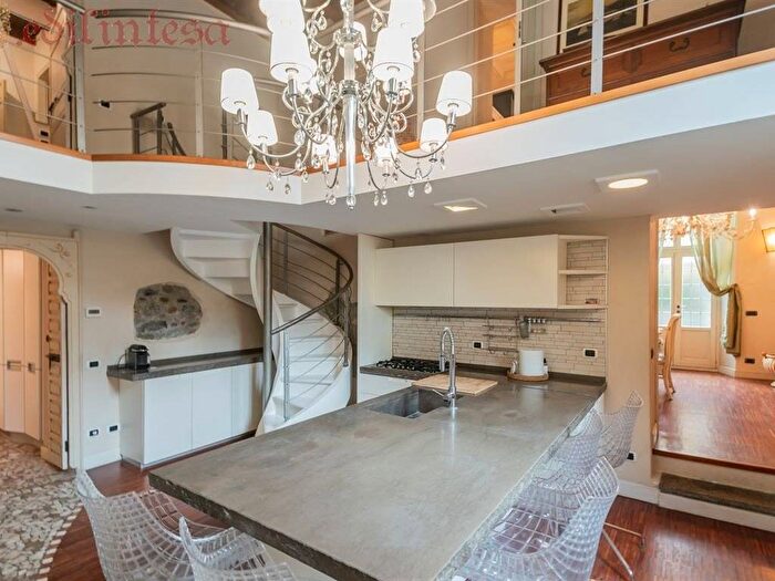 Casa con 6 locali in affitto in Via Parrocchiale, Centro, Besana in Brianza