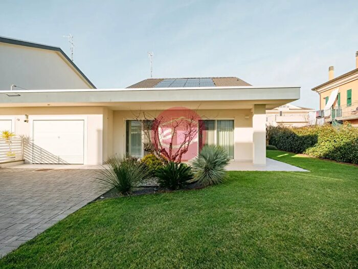 Casa quadrilocale in vendita in Via Marino della Pasqua, Santarcangelo Di Romagna