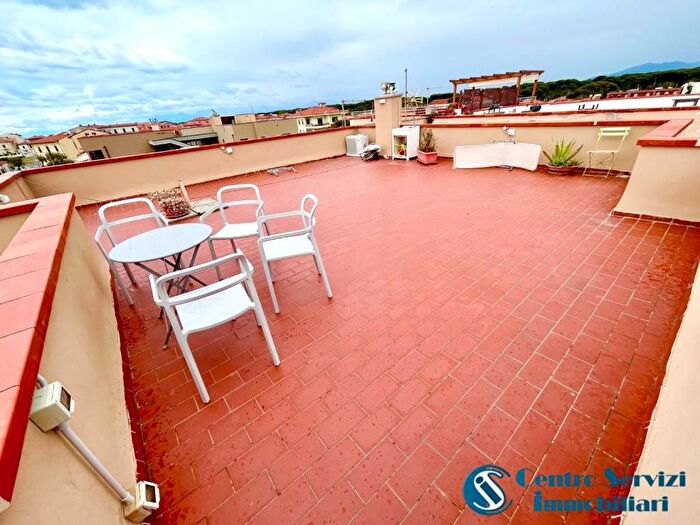 Appartamento trilocale in affitto in Via Enrico Diacono, Marina di Pisa, Pisa