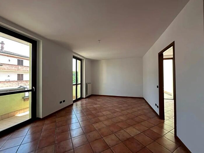 Appartamento trilocale in vendita in Via Don Antonio Reboli, Besenzone