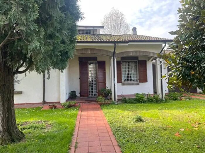 Casa con 6 locali in vendita in Sassuolo