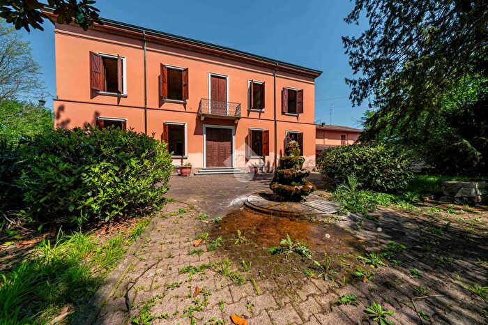 Casa con 20 locali in vendita in Via Don Minzoni, Gattatico