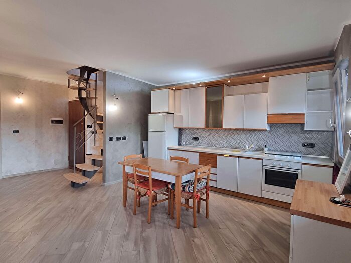 Appartamento con 5 locali in vendita in Via Cavour, Piossasco