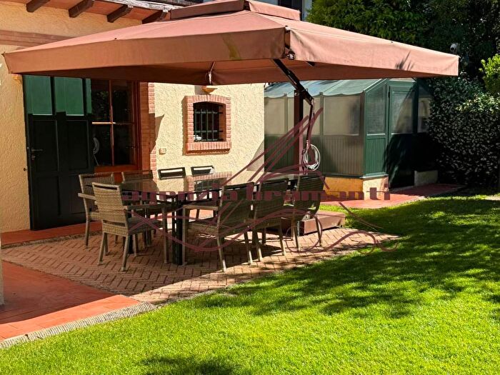 Casa bilocale in affitto in Viale Ammiraglio Morin, Roma Imperiale, Forte dei Marmi
