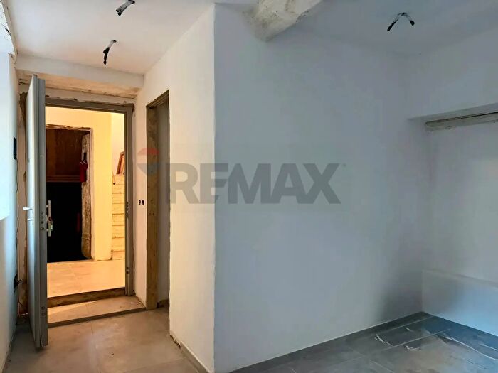 Appartamento trilocale in vendita in Via Palestro, Massa