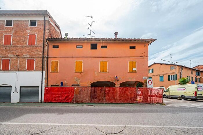 Casa con 10 locali in vendita in Sassuolo