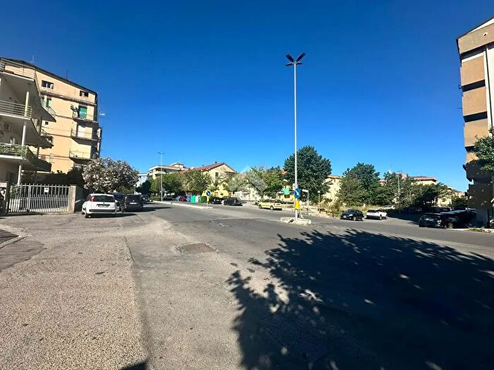 Appartamento quadrilocale in vendita in Via Leonida Repaci, Crotone