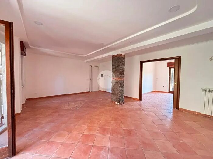 Appartamento trilocale in vendita in Via Viticella, Quarto