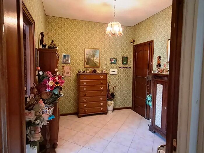 Appartamento trilocale in vendita in Via Luigi Corti, Roma