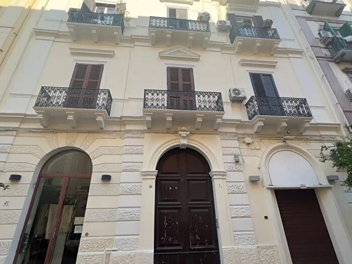 Appartamento trilocale in vendita in Taranto