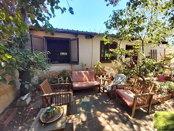 Casa trilocale in vendita in Contrada Kartibubbo Snc, Campobello Di Mazara