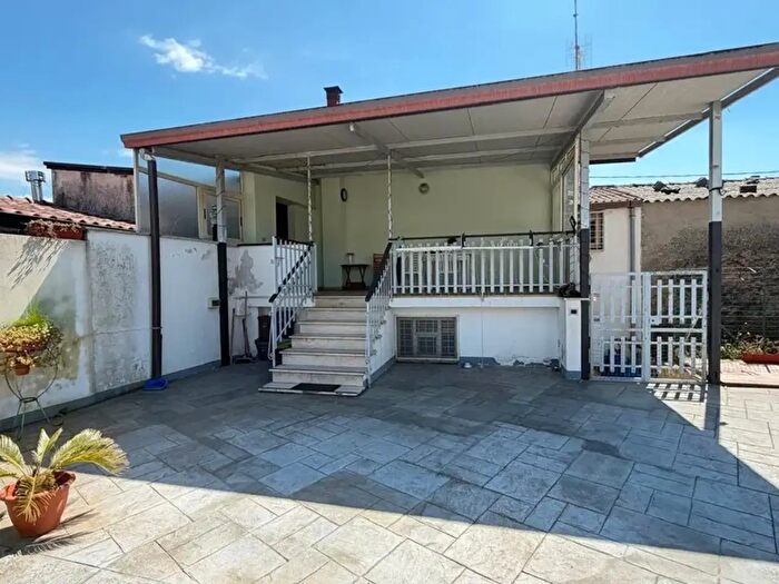 Casa quadrilocale in vendita in Via Monte Giove, Lamezia Terme