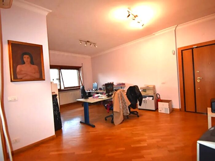 Appartamento bilocale in vendita in Via della Casetta Mattei, Roma