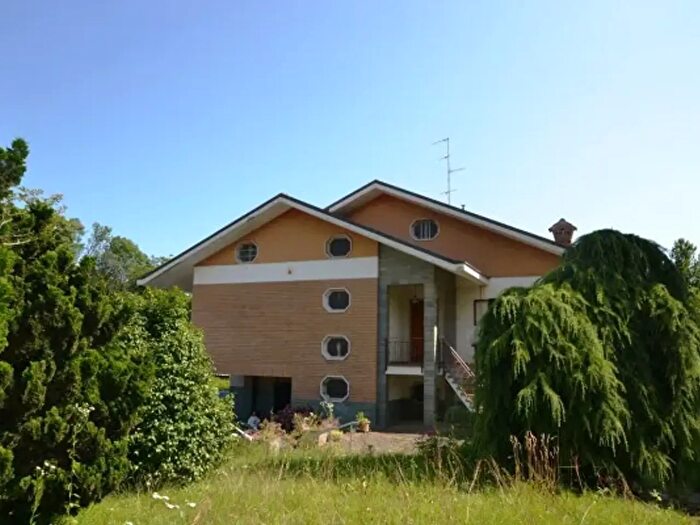 Casa con 6 locali in vendita in Strada alle Cascine Bonino E Ronco, Biella