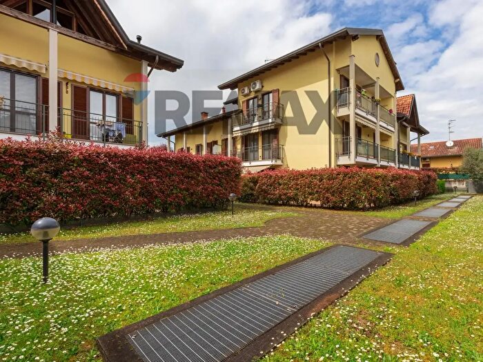 Appartamento trilocale in vendita in Via Antonio Grmasci, Vanzaghello