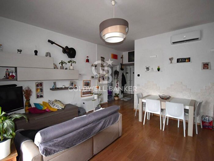 Appartamento trilocale in affitto in Via Falcade, Grottarossa Saxa Rubra, Roma