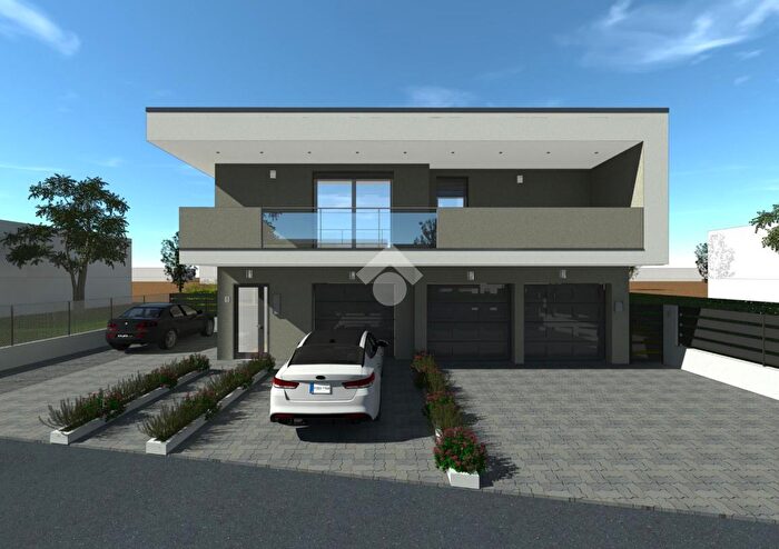 Appartamento trilocale in vendita in Via Comezzano, Castelcovati