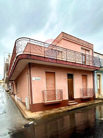 Casa con 5 locali in vendita in Via Garibaldi, Canicattini Bagni