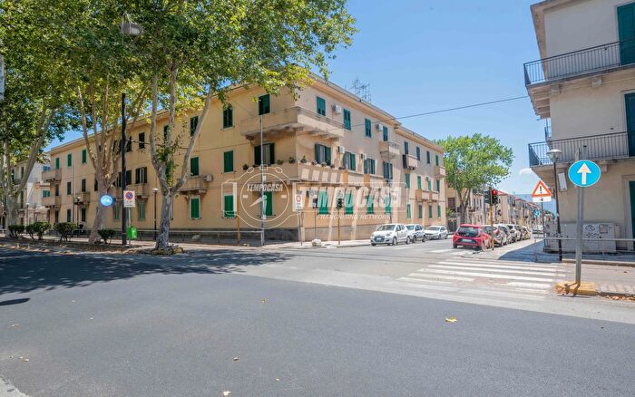 Appartamento trilocale in vendita in Viale San Martino, Messina