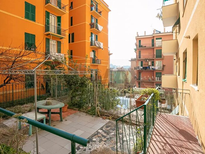 Appartamento trilocale in vendita in Via Marina di Robilant, Genova