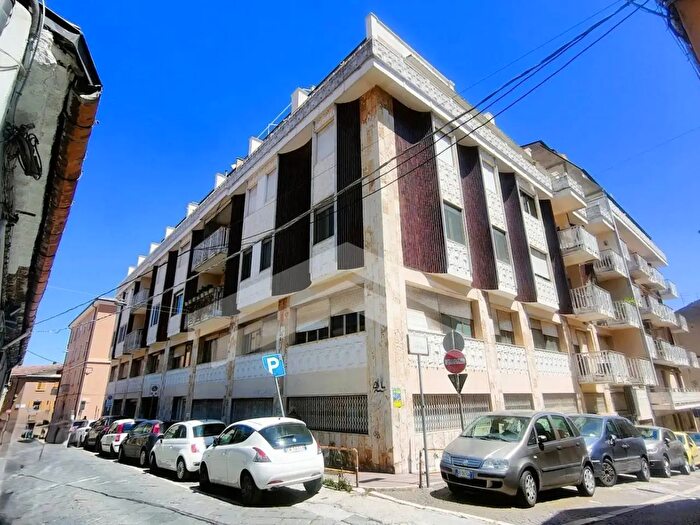 Appartamento con 20 locali in vendita in Via Orefici, Campobasso