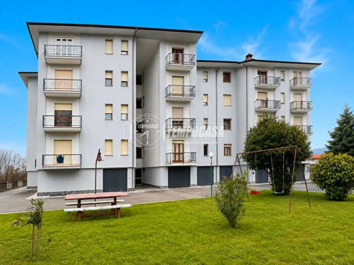 Appartamento quadrilocale in vendita in Via Forno Leonardi, Forno Canavese
