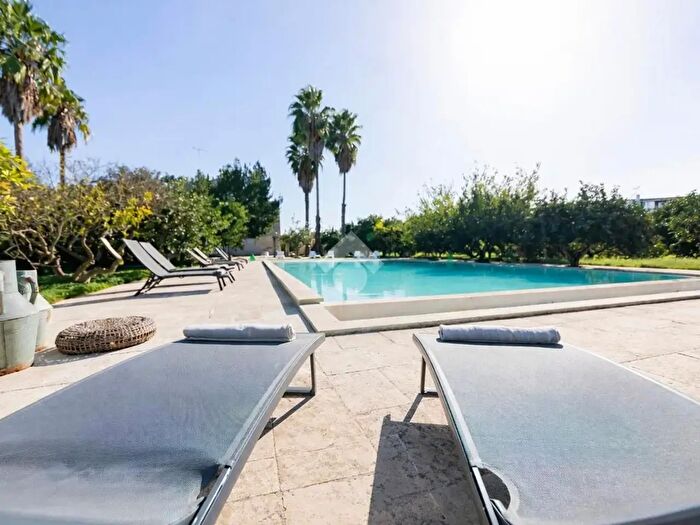 Casa con 15 locali in vendita in Via Spezzafierro, Cavallino