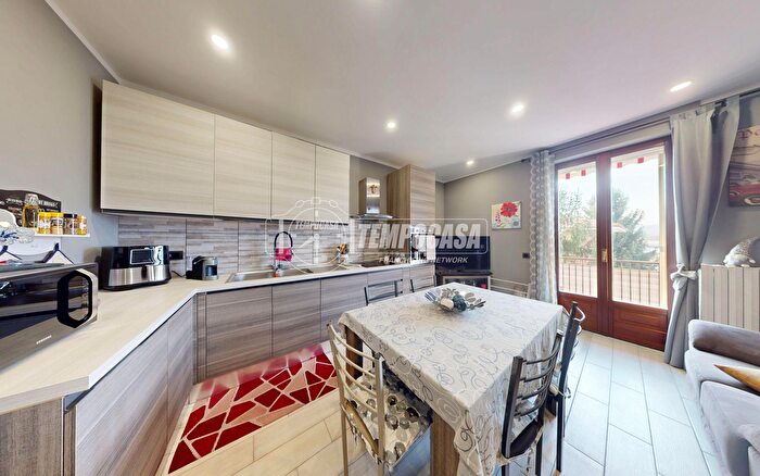 Appartamento quadrilocale in vendita in Via Alba Narzole Gallo Conforso, Diano DAlba