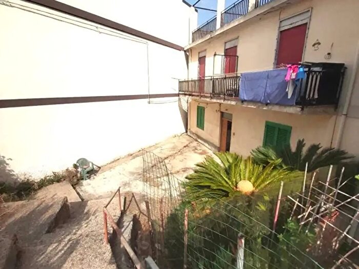 Appartamento trilocale in vendita in Via Comunale, Messina