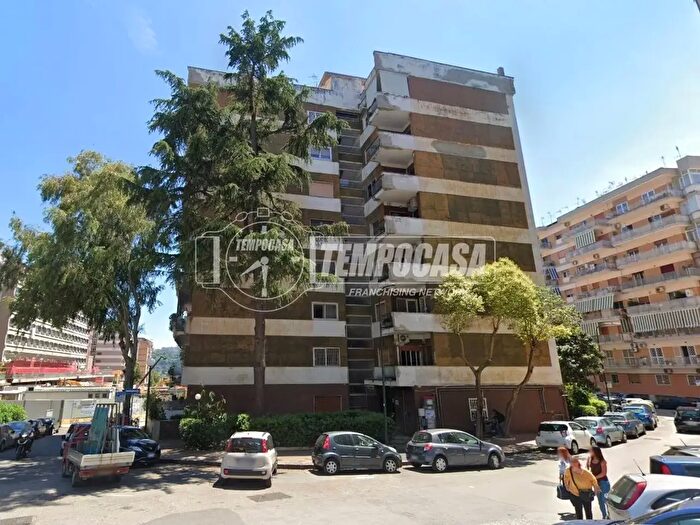 Appartamento quadrilocale in vendita in Viale Maria Bakunin, Napoli