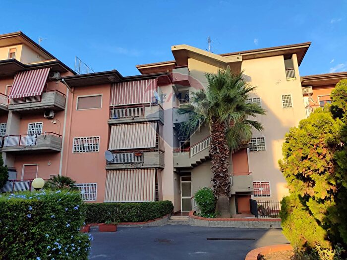 Appartamento quadrilocale in vendita in Via Macello, Catania