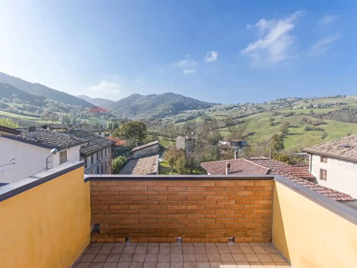 Casa con 5 locali in vendita in Via Silvani, Vernasca