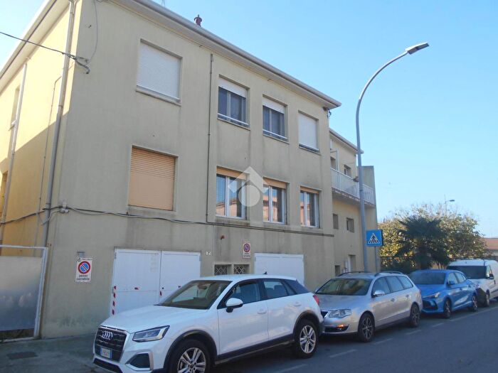 Appartamento trilocale in vendita in Via Marconi, Comacchio