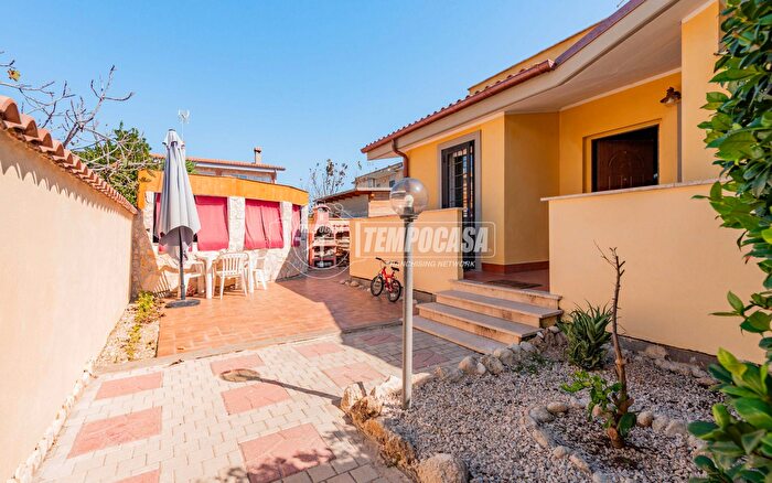 Casa trilocale in vendita in Via Pier Giuseppe Scarpetta, Fiumicino