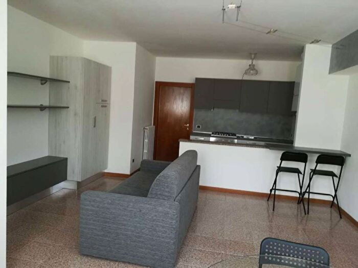 Appartamento bilocale in affitto in via Lusardi, Centro, Sondrio