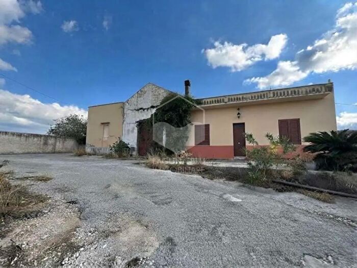 Casa quadrilocale in vendita in Cda Dara, Marsala