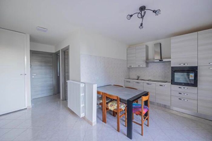 Appartamento trilocale in vendita in Via Prada, San Zeno Di Montagna