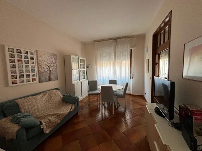 Appartamento trilocale in affitto in Piazza Puccini, Firenze