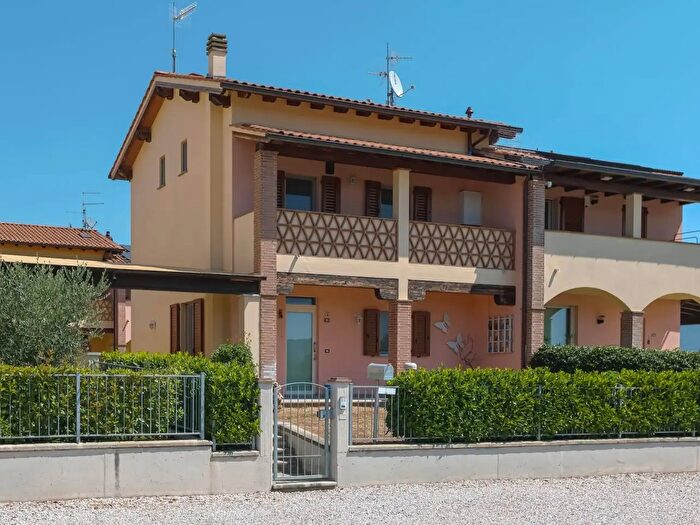 Casa con 10 locali in vendita in Sansepolcro