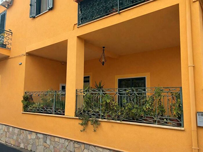 Appartamento con 6 locali in vendita in VIA VITTORIO EMANUELE, Centro, Cellole