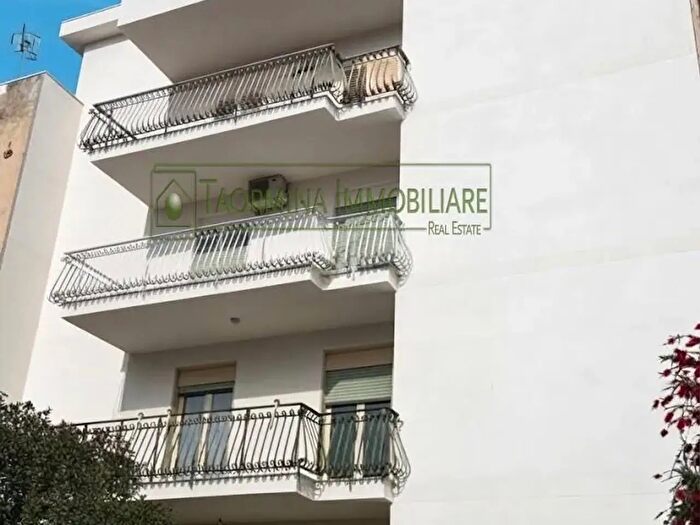 Appartamento con 5 locali in vendita in Corso delle Provincie, Gaggi